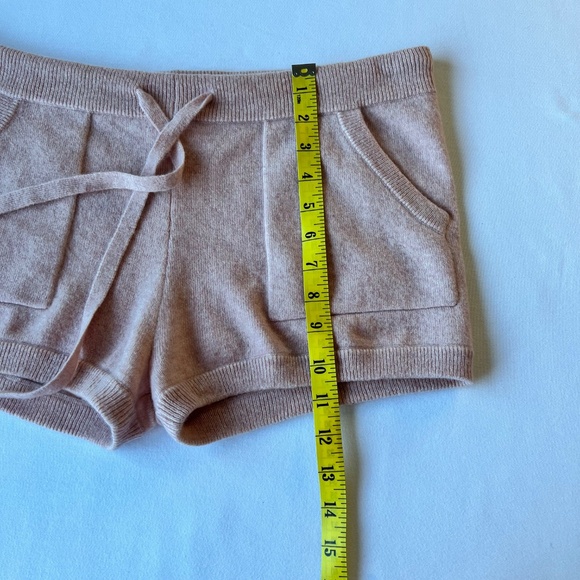 27 Miles Malibu 100% Cashmere Drawstring Shorts - Picture 5 of 9